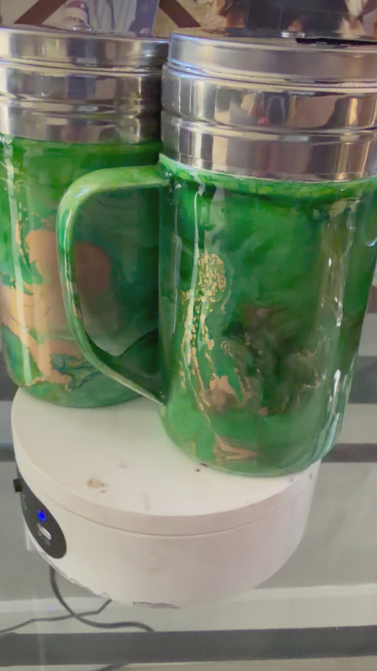 Salt & Pepper shaker green & gold.
